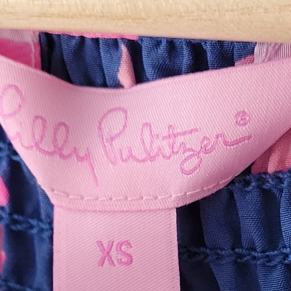 Lilly Pulitzer Silk Fushia and Navy Bird Print Sleeveless Blouse High Low XS - Picture 3 of 5